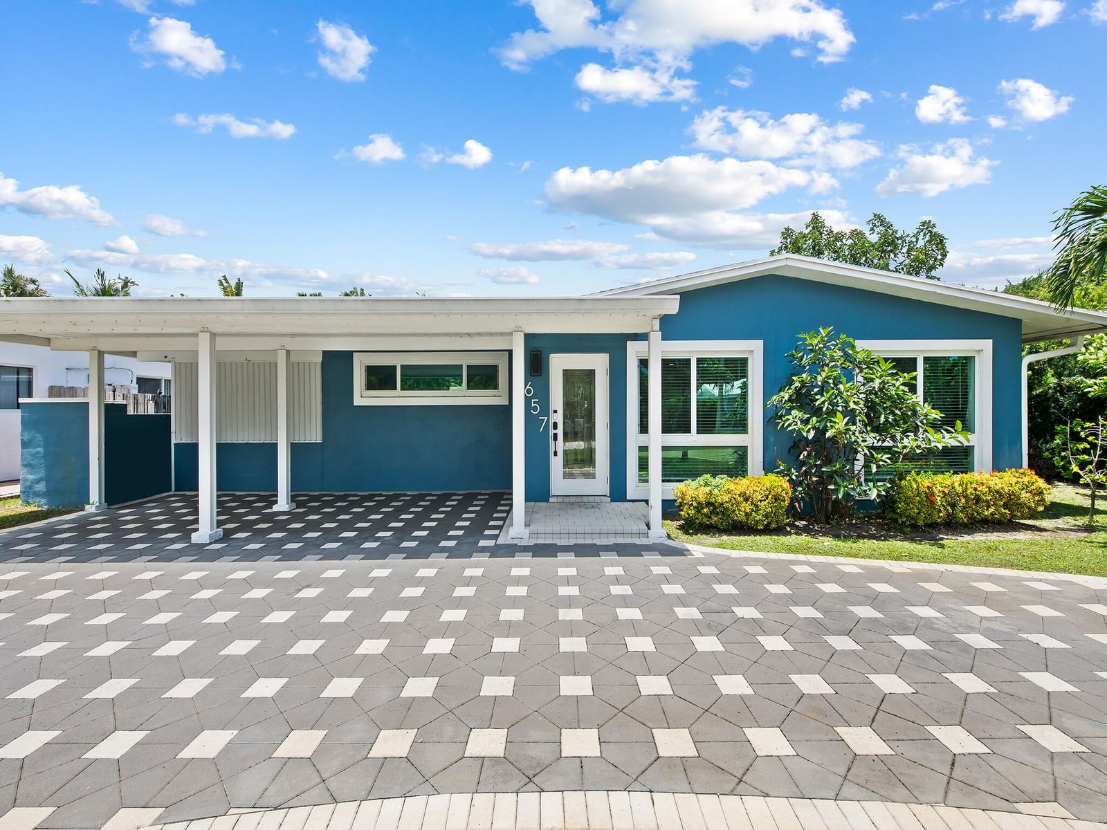 657 NW 30th Court, Wilton Manors, FL 33311 photo 2