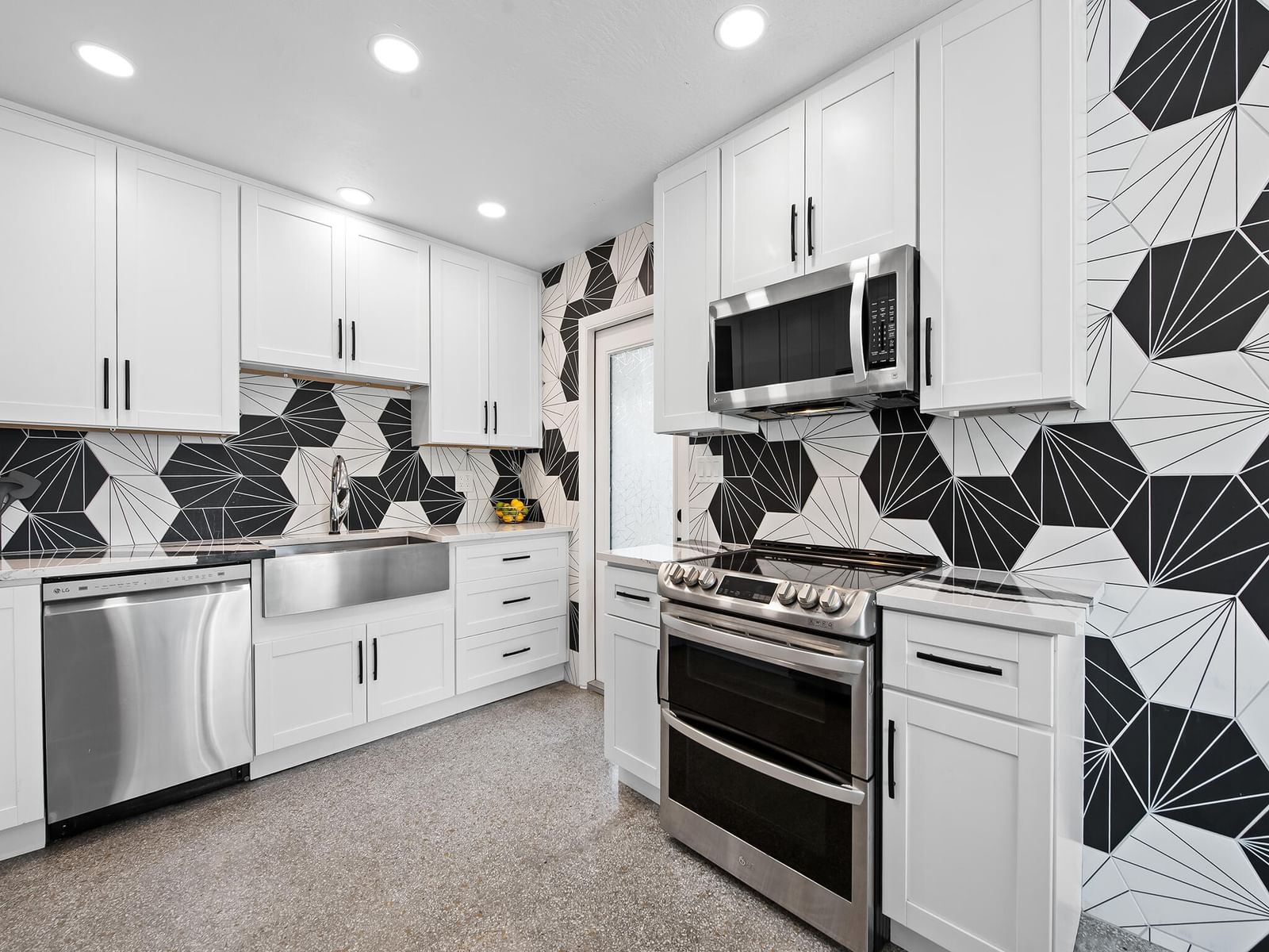 657 NW 30th Court, Wilton Manors, FL 33311 photo 5