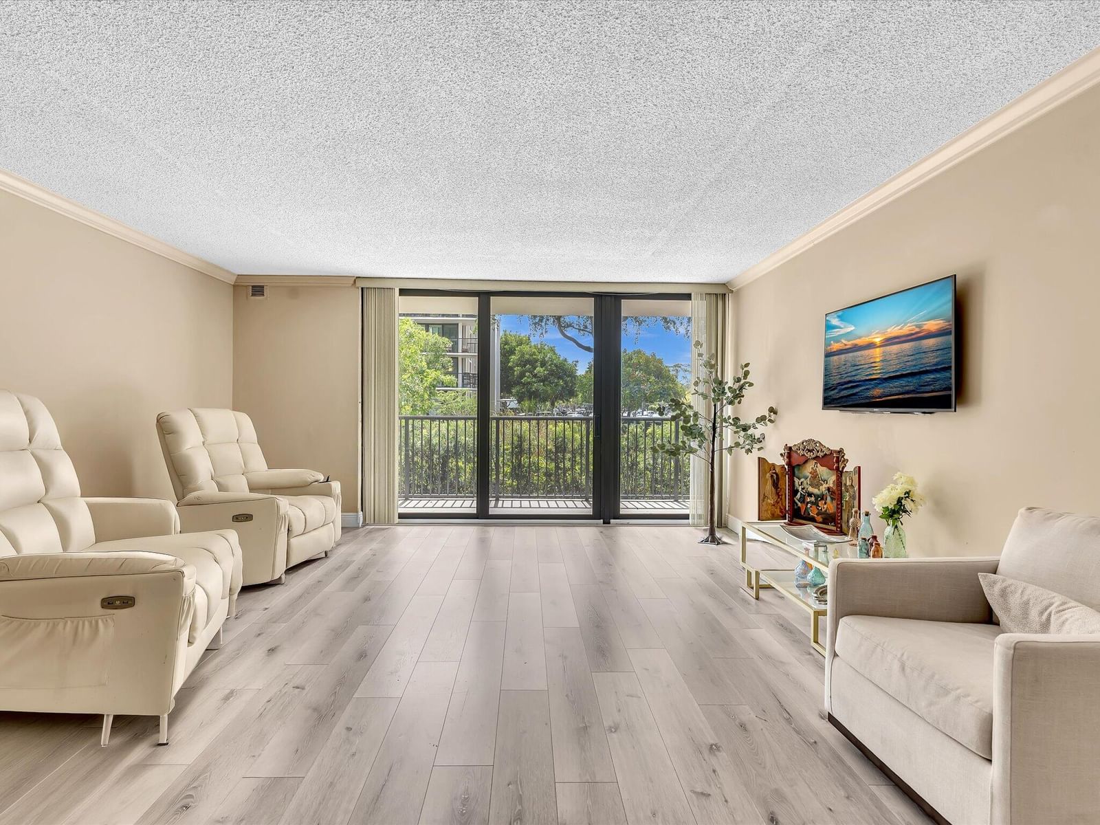 1350 River Reach Drive #111, Fort Lauderdale, FL 33315 photo 2