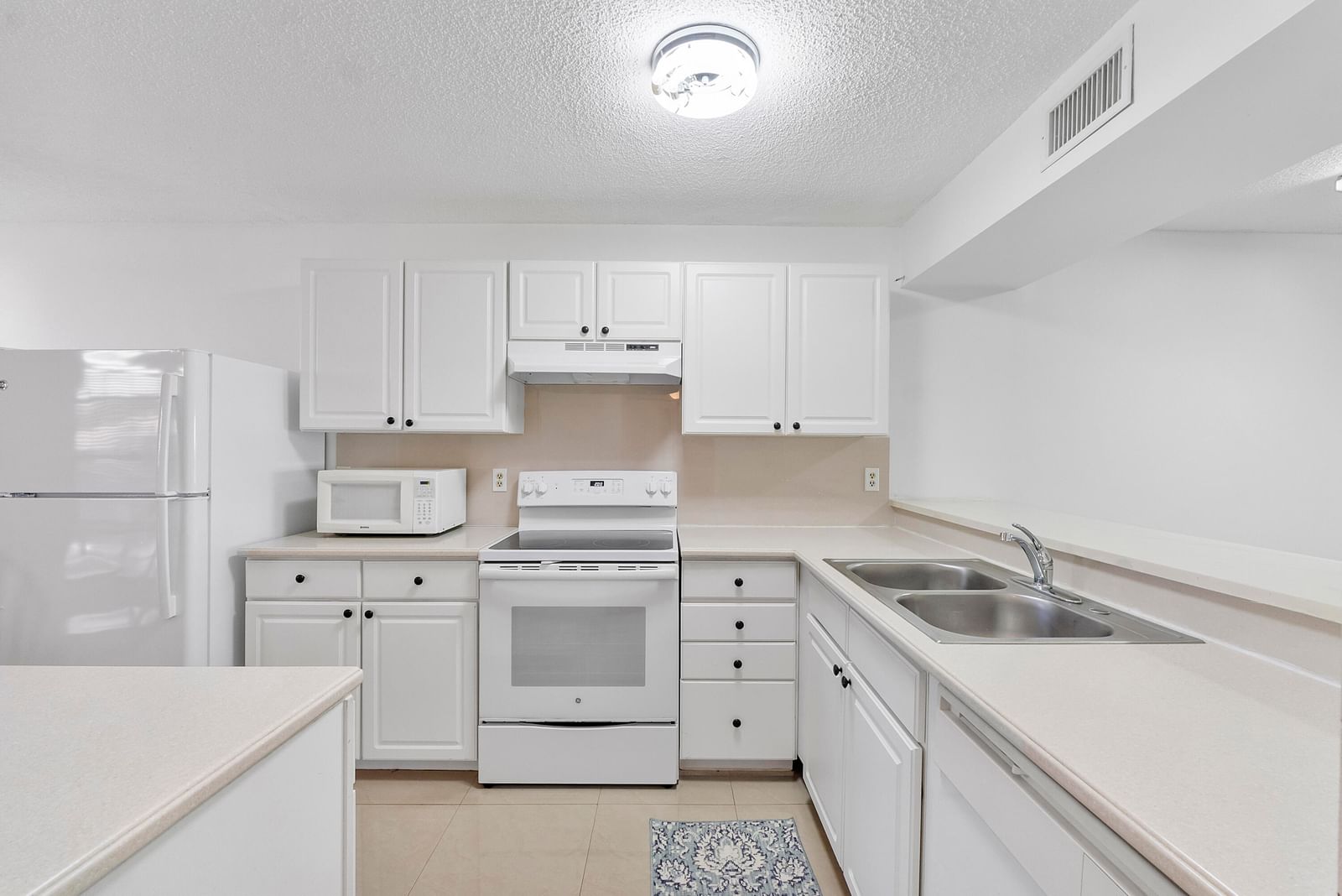 5828 Coral Lake Drive, Margate, FL 33063 photo 4