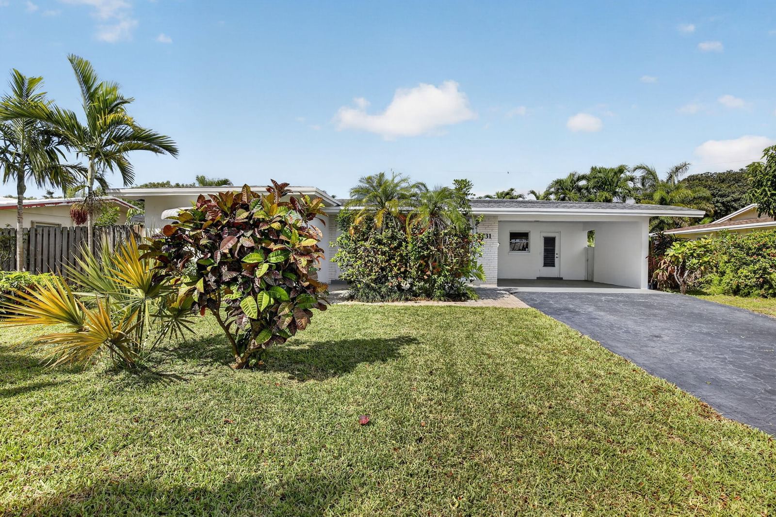 5731 NE 17th Terrace, Fort Lauderdale, FL 33334 photo 2
