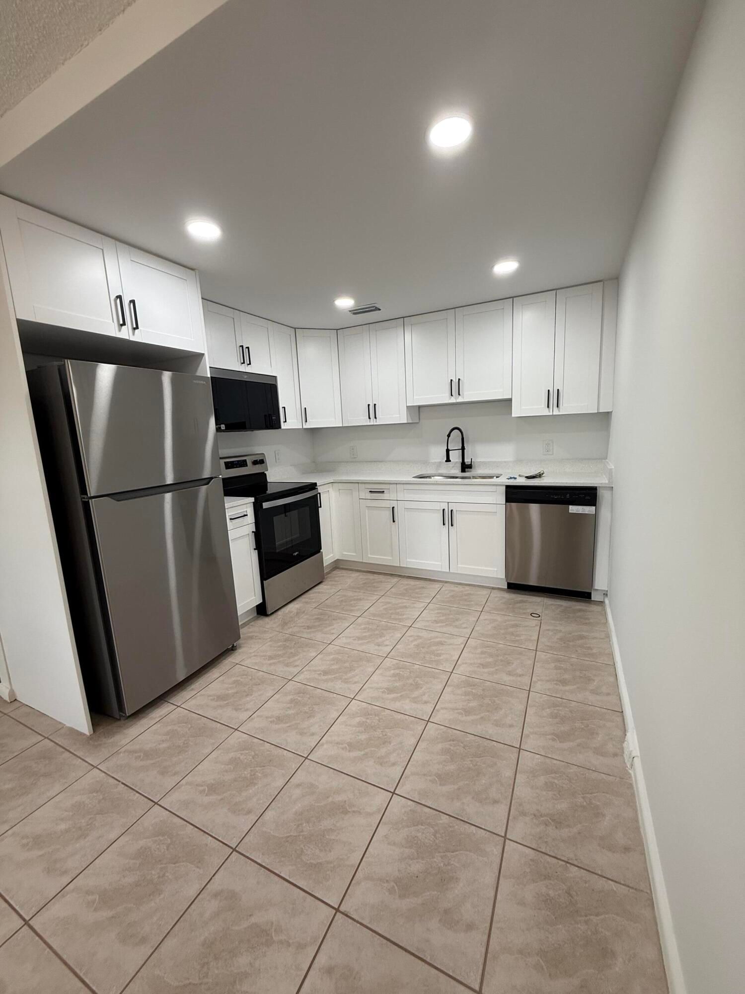 3089 Yarmouth E #3089, Boca Raton, FL 33434 photo 2