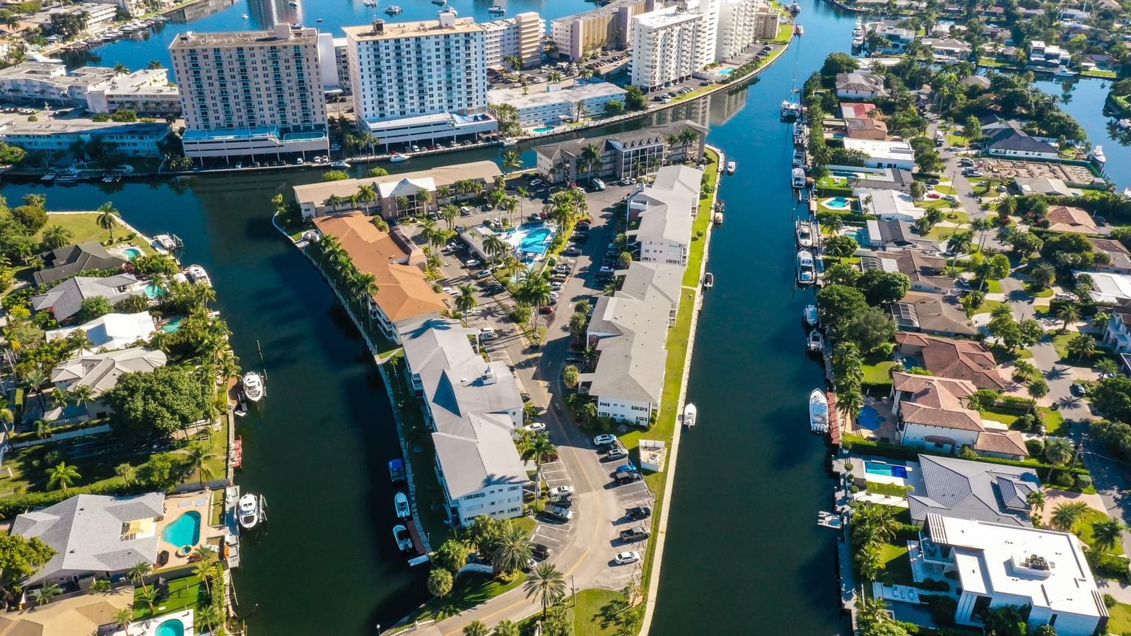 450 Paradise Isle Boulevard, Hallandale Beach, FL 33009 photo 2