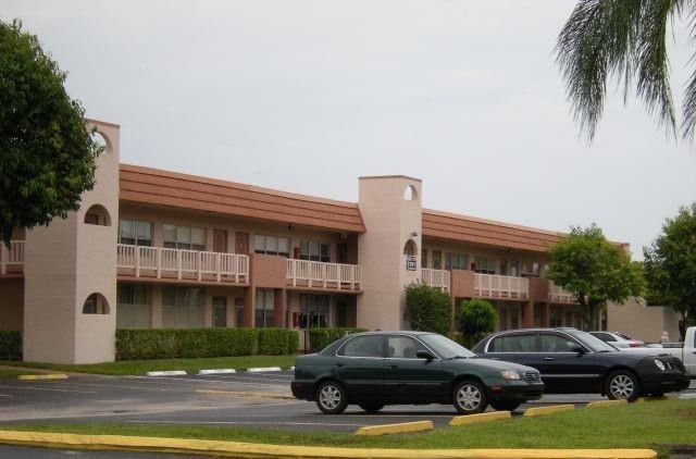 9101 Sunrise Lakes Boulevard #206, Sunrise, FL 33322 photo 2