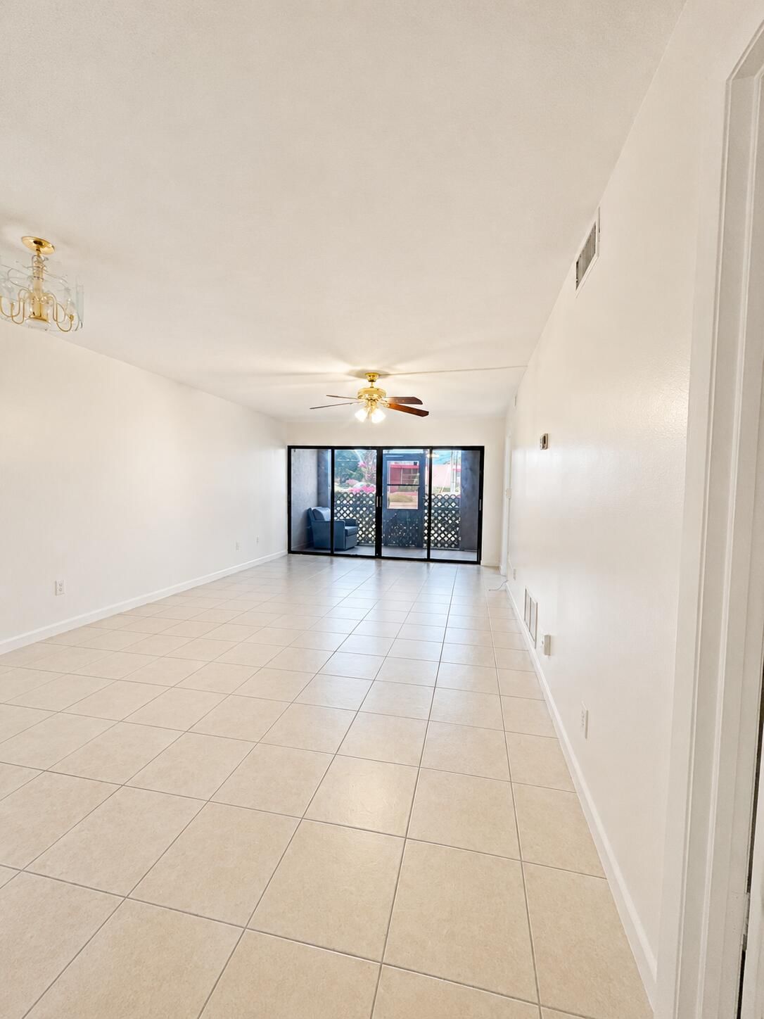 2050 Oleander Boulevard #1-105, Fort Pierce, FL 34950 photo 2