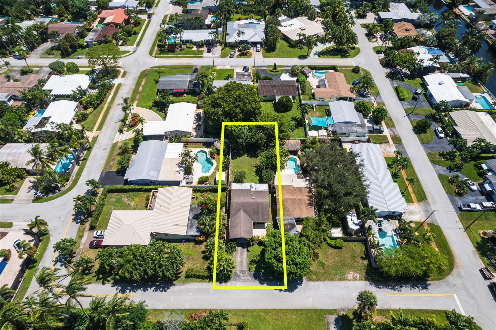 1676 NE 40th Street, Oakland Park, FL 33334 photo 3