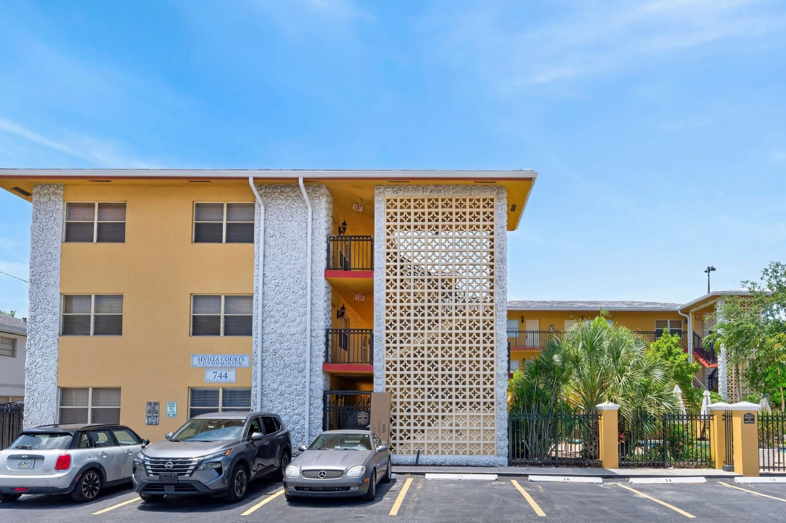 744 NE 14th Avenue #21, Fort Lauderdale, FL 33304 photo 2