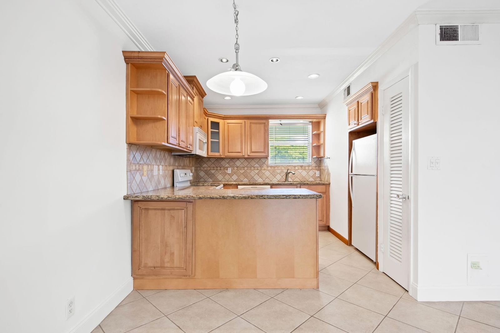 2748 NE 28th Avenue #20, Lighthouse Point, FL 33064 photo 3