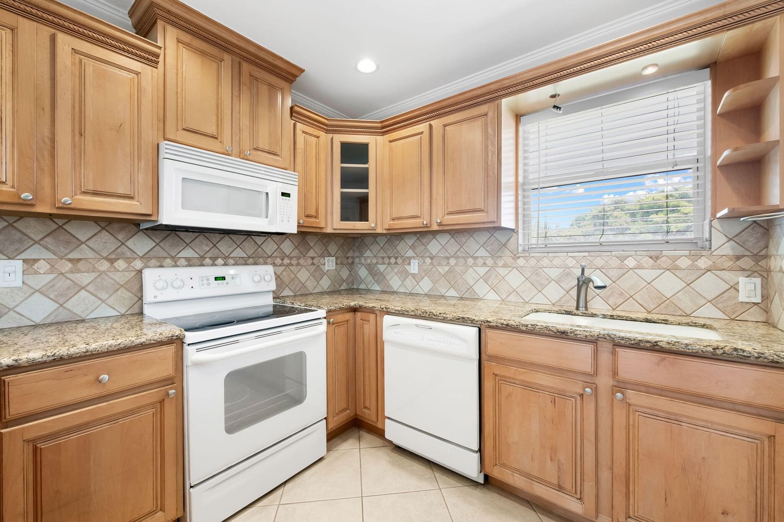 2748 NE 28th Avenue #20, Lighthouse Point, FL 33064 photo 4