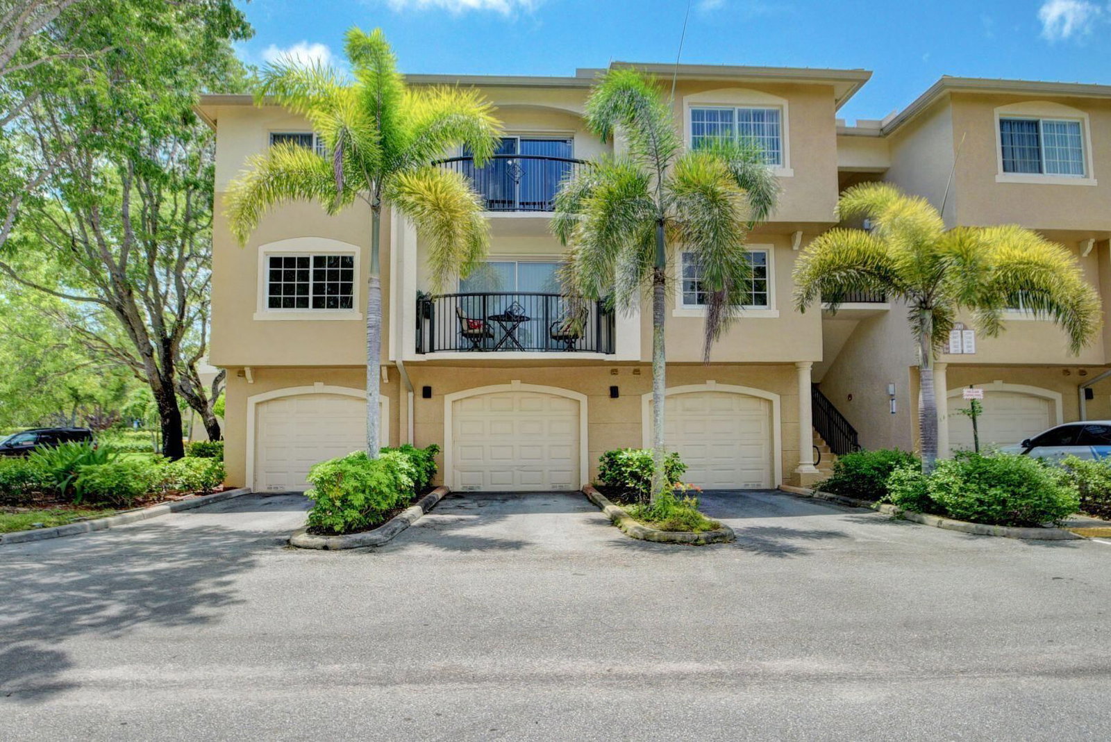 300 Crestwood Court N #307, Royal Palm Beach, FL 33411 photo 3