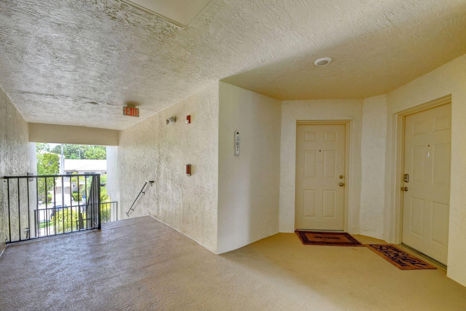 300 Crestwood Court N #307, Royal Palm Beach, FL 33411 photo 4