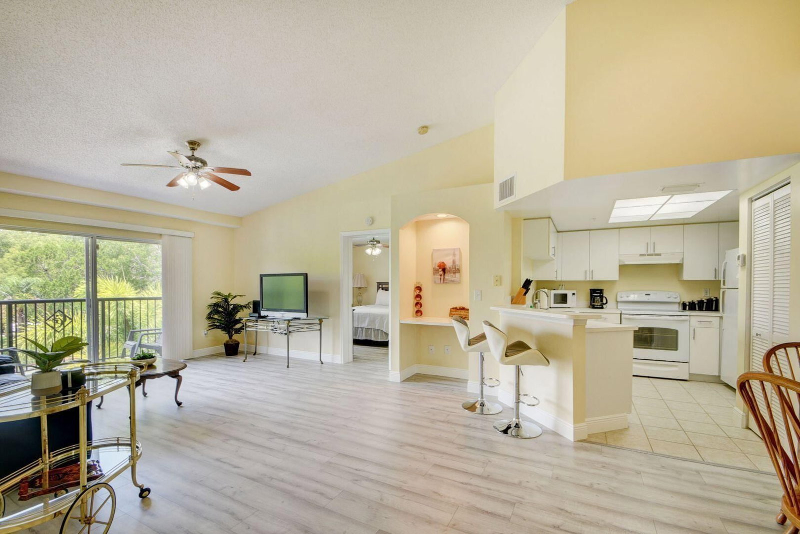 300 Crestwood Court N #307, Royal Palm Beach, FL 33411 photo 5