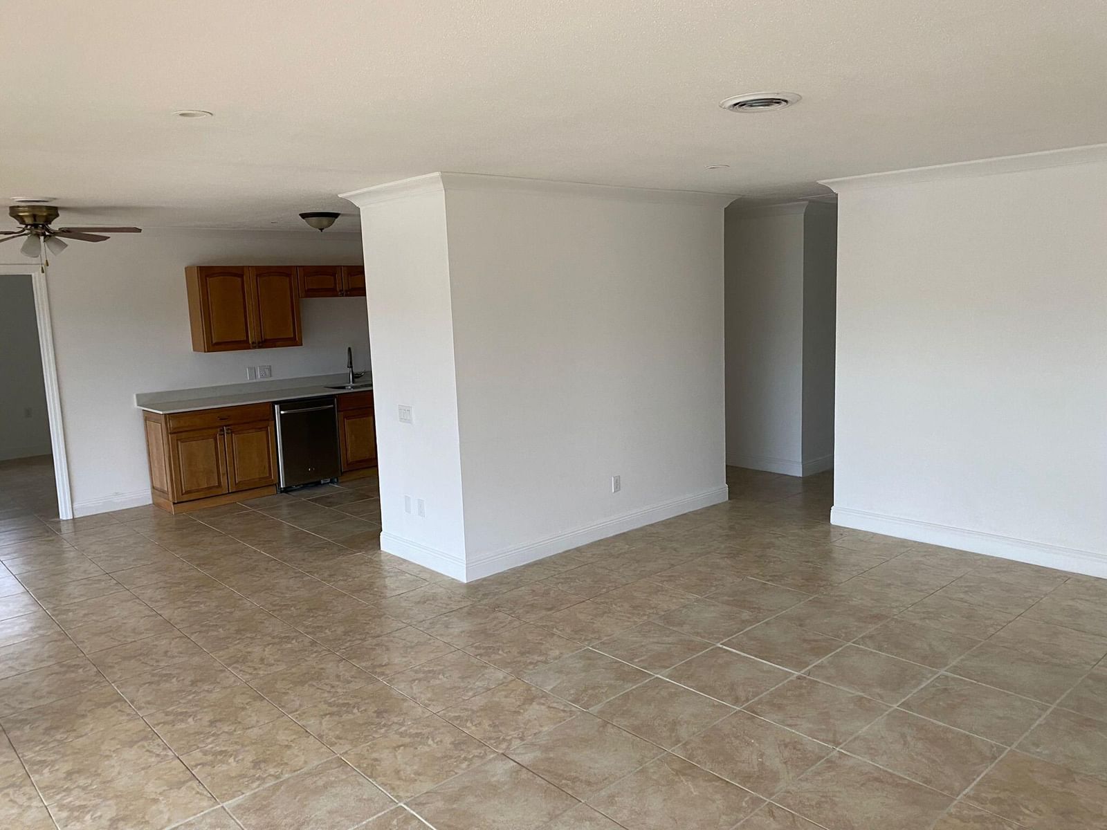 18 Andros Road, Palm Springs, FL 33461 photo 5