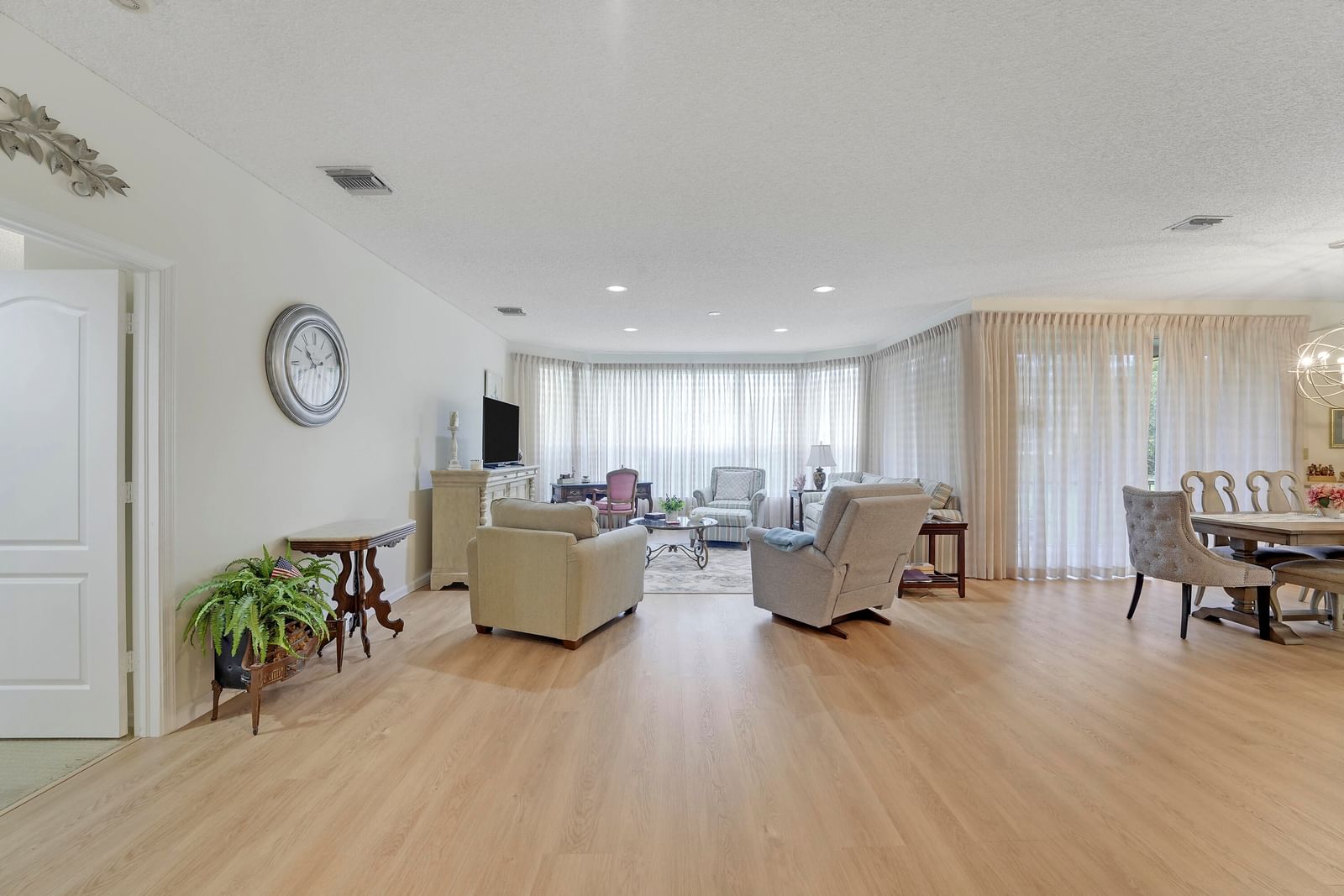 110 Legendary Circle, Palm Beach Gardens, FL 33418 photo 4
