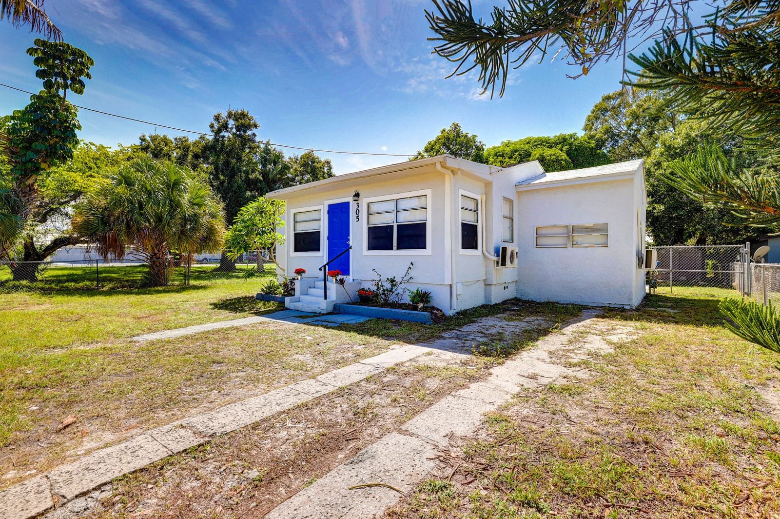 305 N 13th Street, Fort Pierce, FL 34950 photo 3
