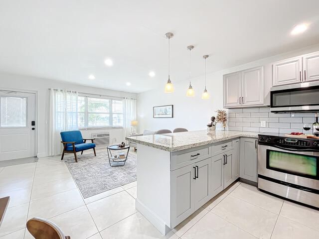 410 Chatham T, West Palm Beach, FL 33417 photo 3