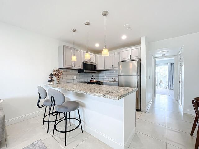 410 Chatham T, West Palm Beach, FL 33417 photo 4