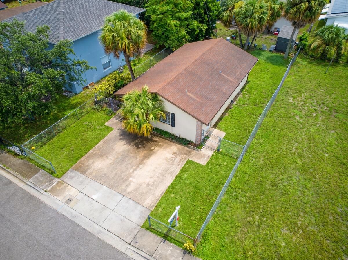 1525 W 17th Street, Riviera Beach, FL 33404 photo 2