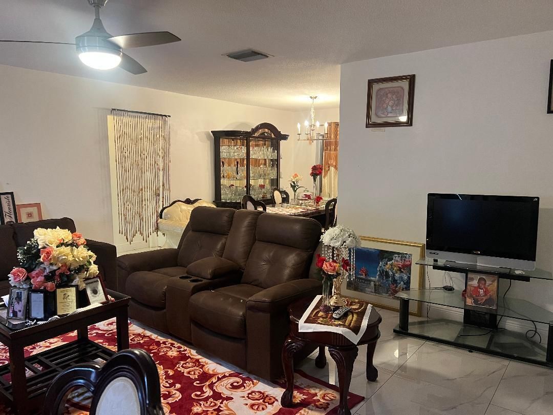 5803 NW 86th Avenue, Tamarac, FL 33321 photo 4