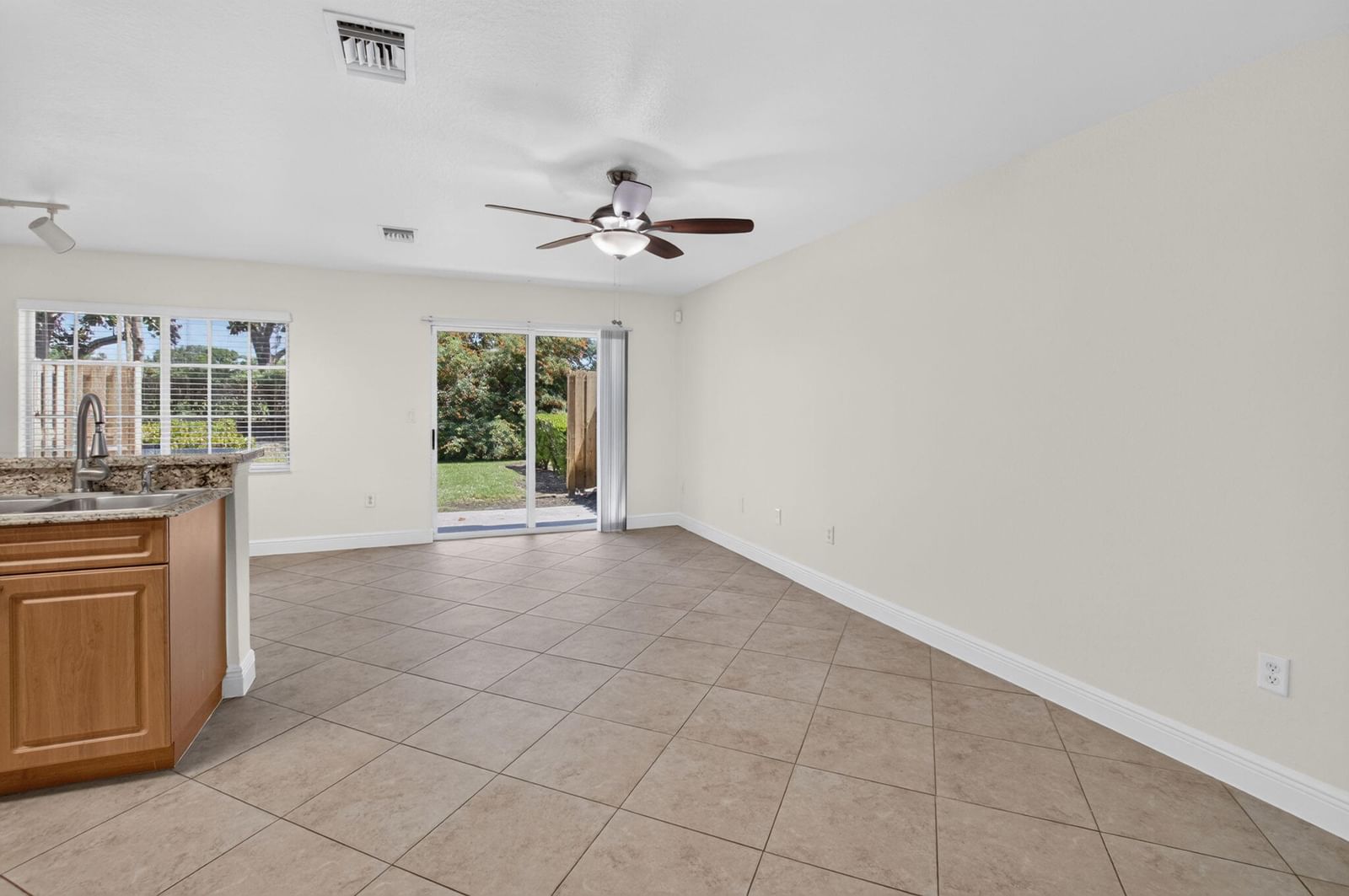 6689 Old Farm Trail, Boynton Beach, FL 33437 photo 5