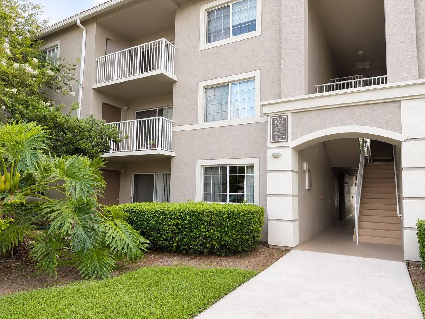 5045 Wiles Road #105, Coconut Creek, FL 33073 photo 2