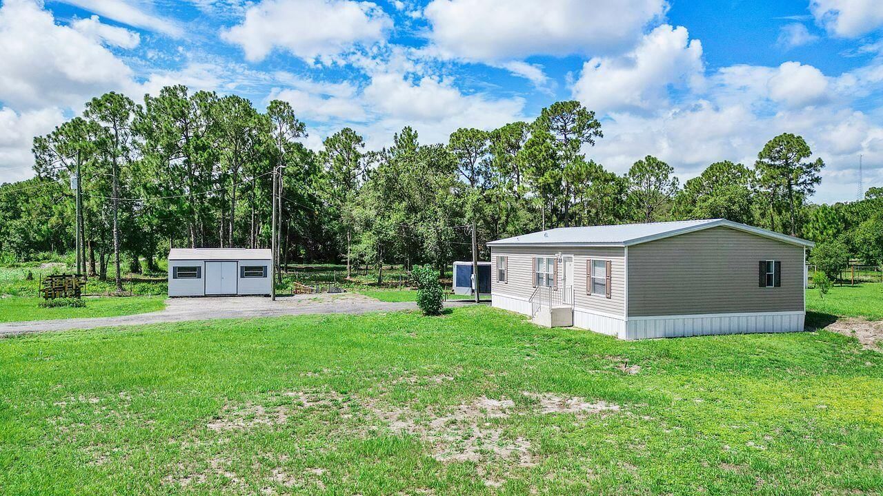 220 N Sendero Street, Clewiston, FL 33440 photo 2