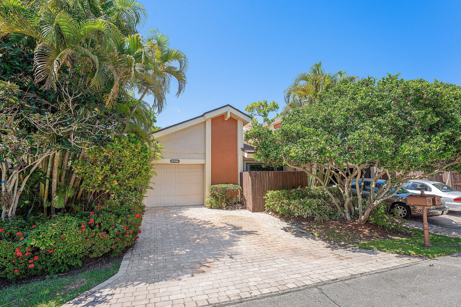 7627 Sierra Drive W, Boca Raton, FL 33433 photo 3
