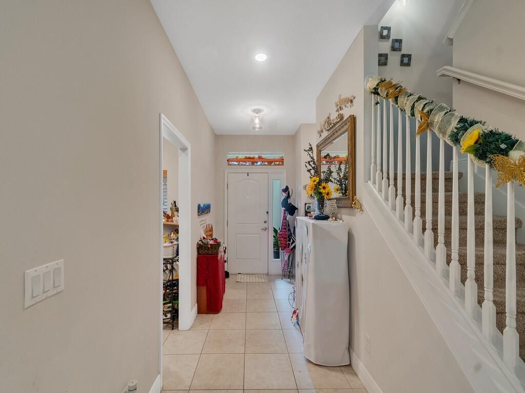 710 NE Turtleback Trail, Port St Lucie, FL 34983 photo 3