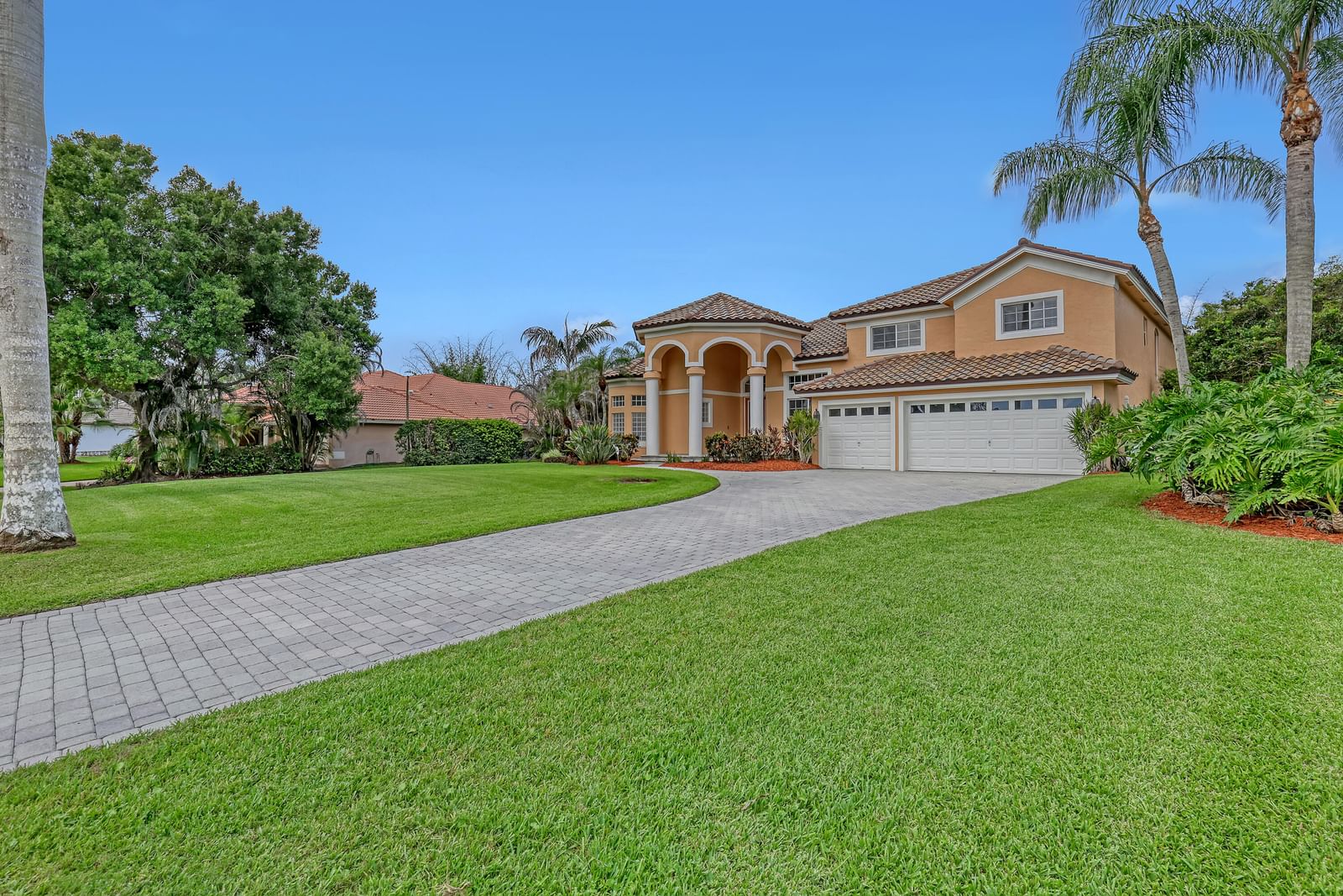 559 SW Squire Johns Lane, Palm City, FL 34990 photo 2
