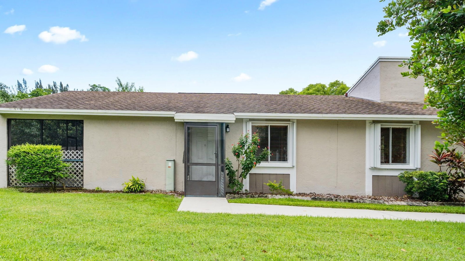 570 Woodgate Circle #A, Sunrise, FL 33326 photo 2