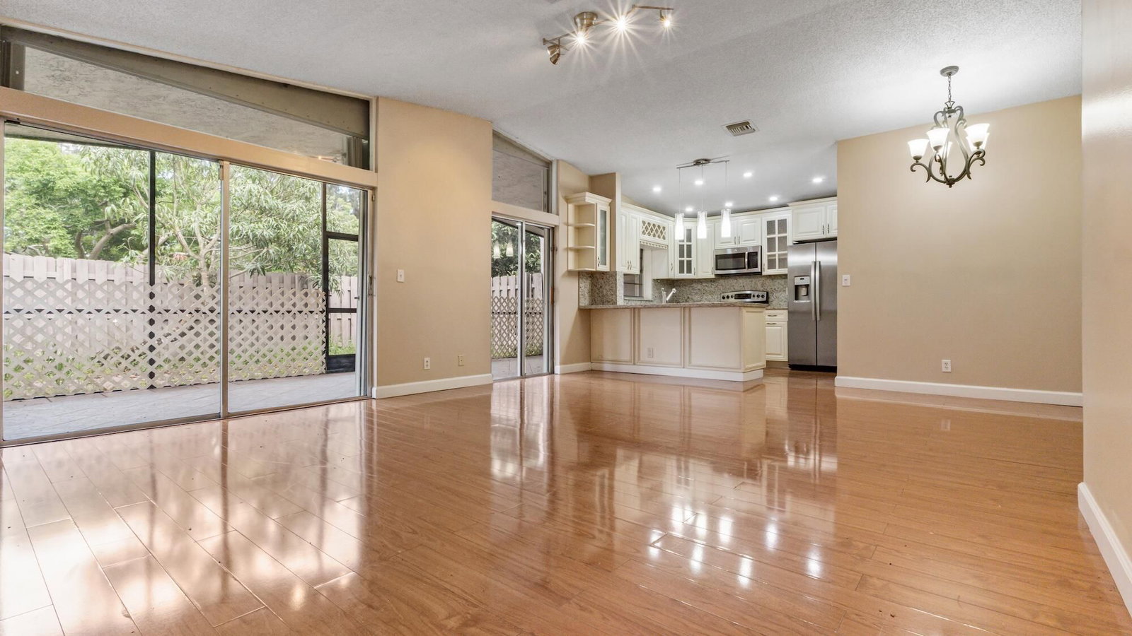 570 Woodgate Circle #A, Sunrise, FL 33326 photo 5