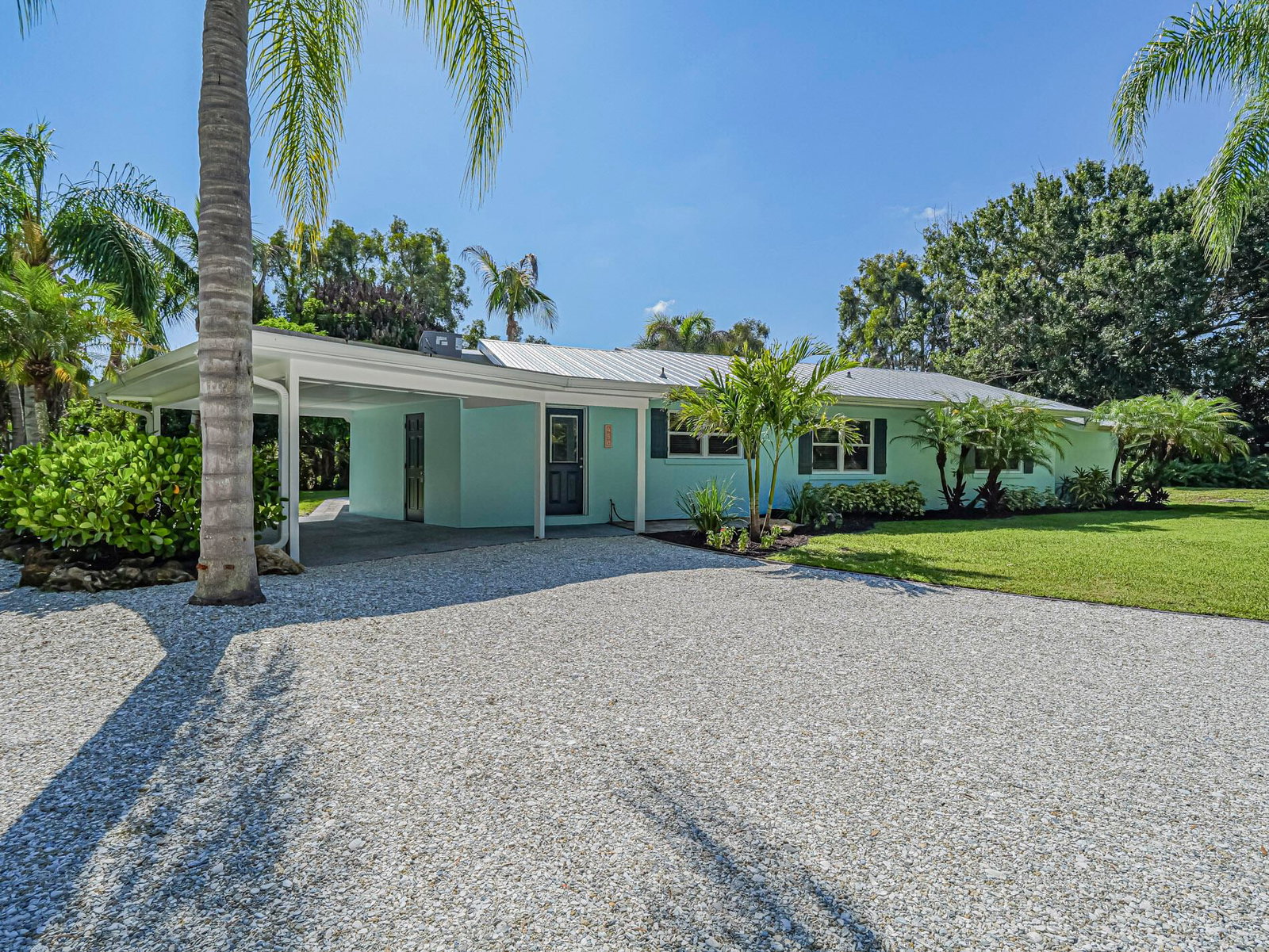 450 28th Court, Vero Beach, FL 32968 photo 2