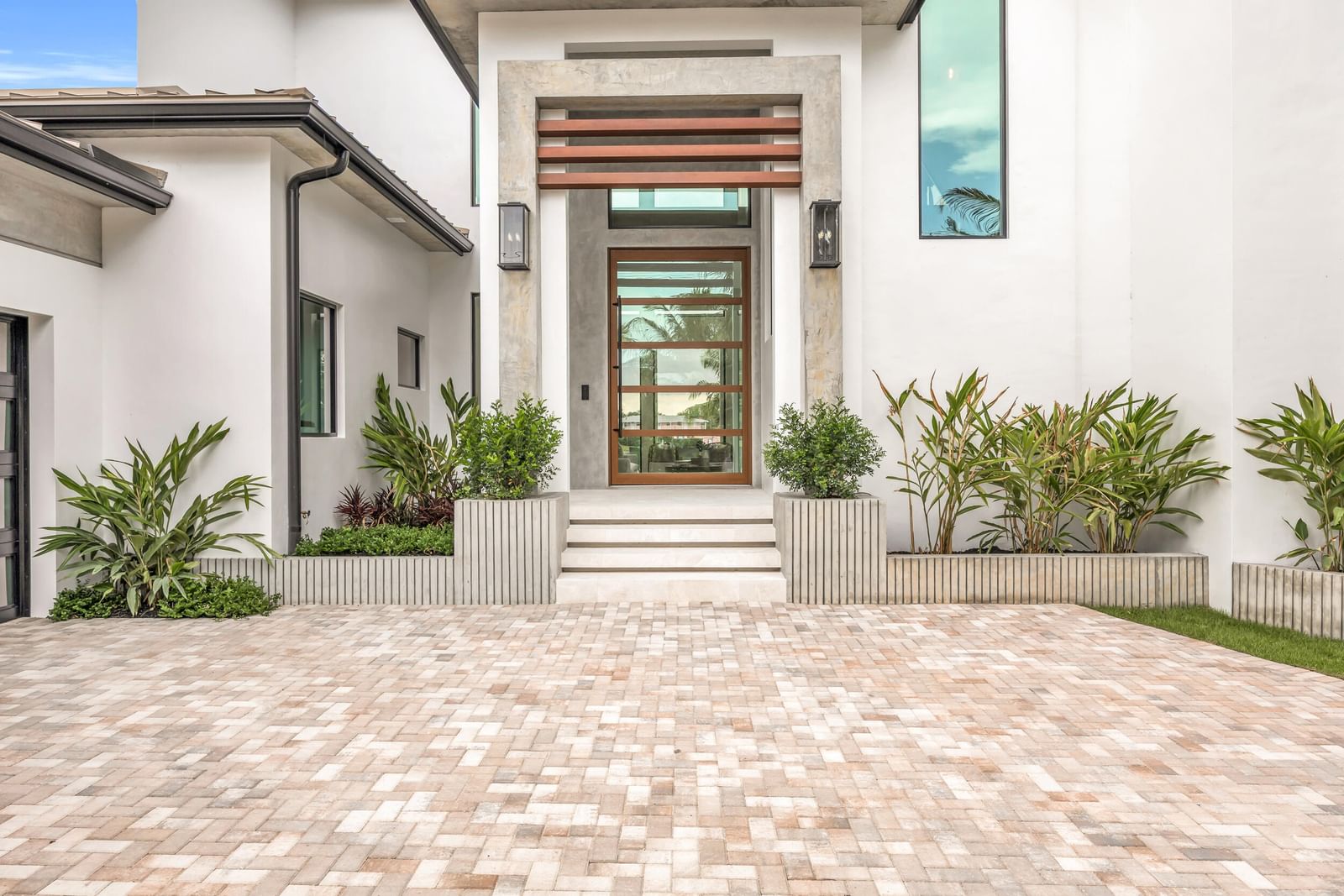 19175 W Riverside Drive, Tequesta, FL 33469 photo 4