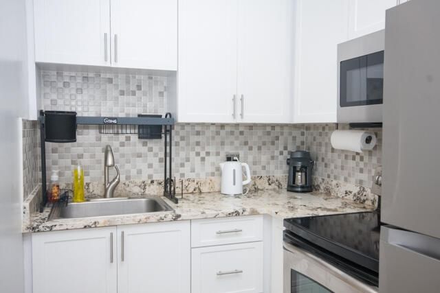 301 Croton Avenue #303, Lantana, FL 33462 photo 5