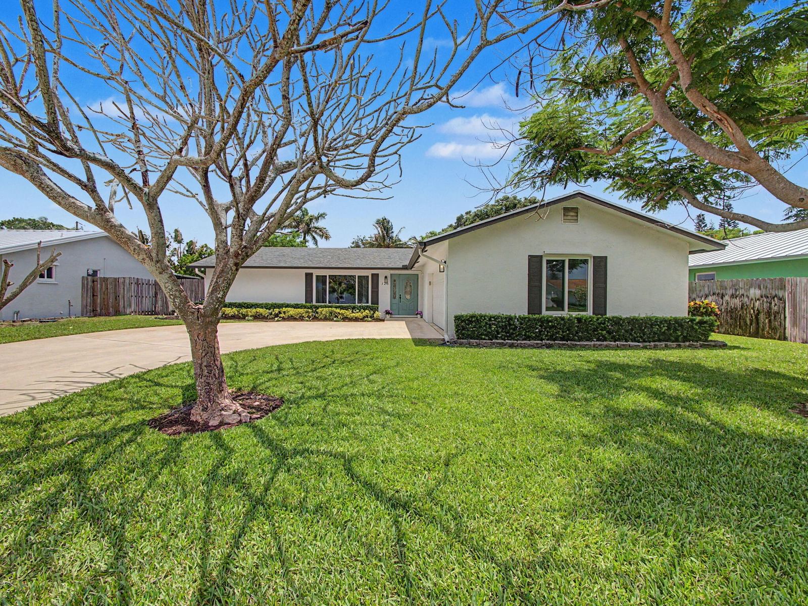 126 Chapel Lane, Tequesta, FL 33469 photo 2