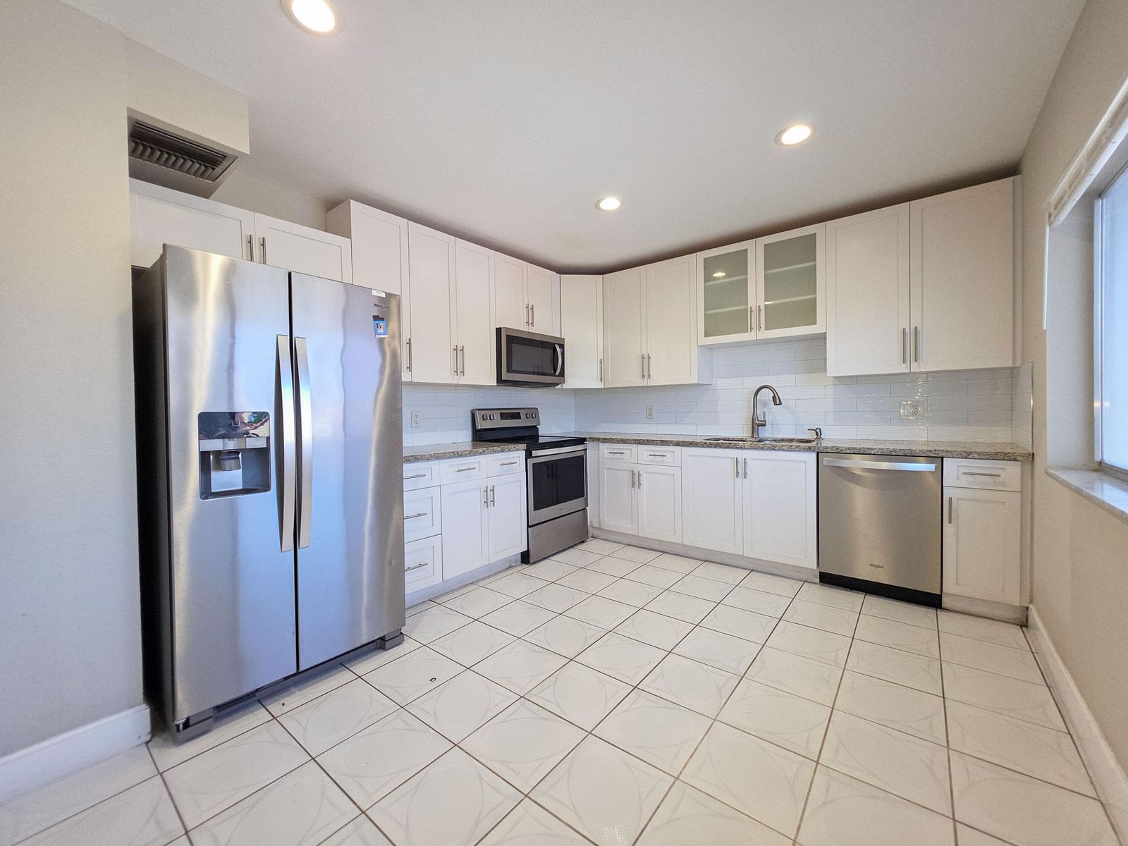 6289 Lear Drive #203, Lake Worth, FL 33462 photo 2