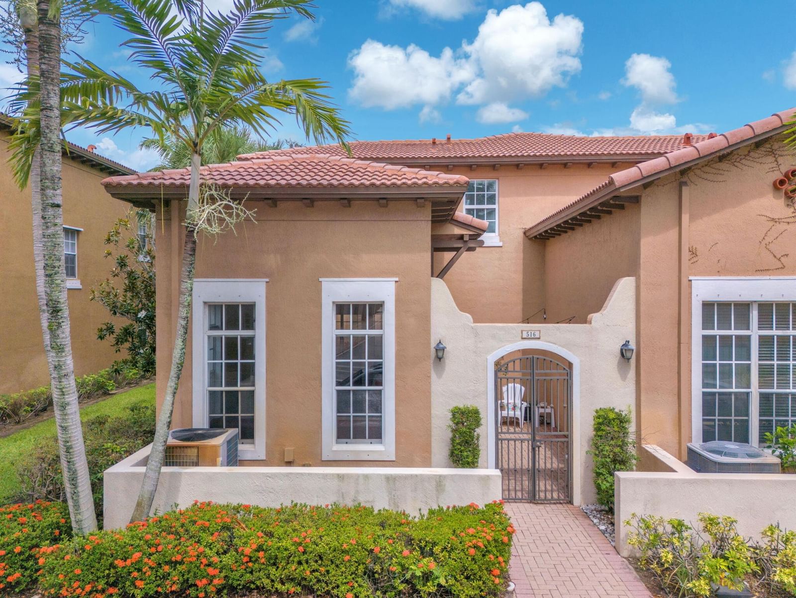 516 SW 147th Terrace, Pembroke Pines, FL 33027 photo 2