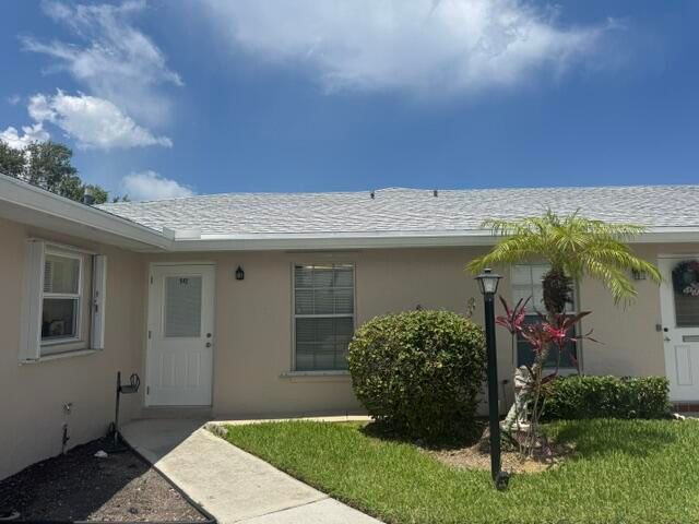 542 FRANCONIA Circle, Lake Worth, FL 33467 photo 2
