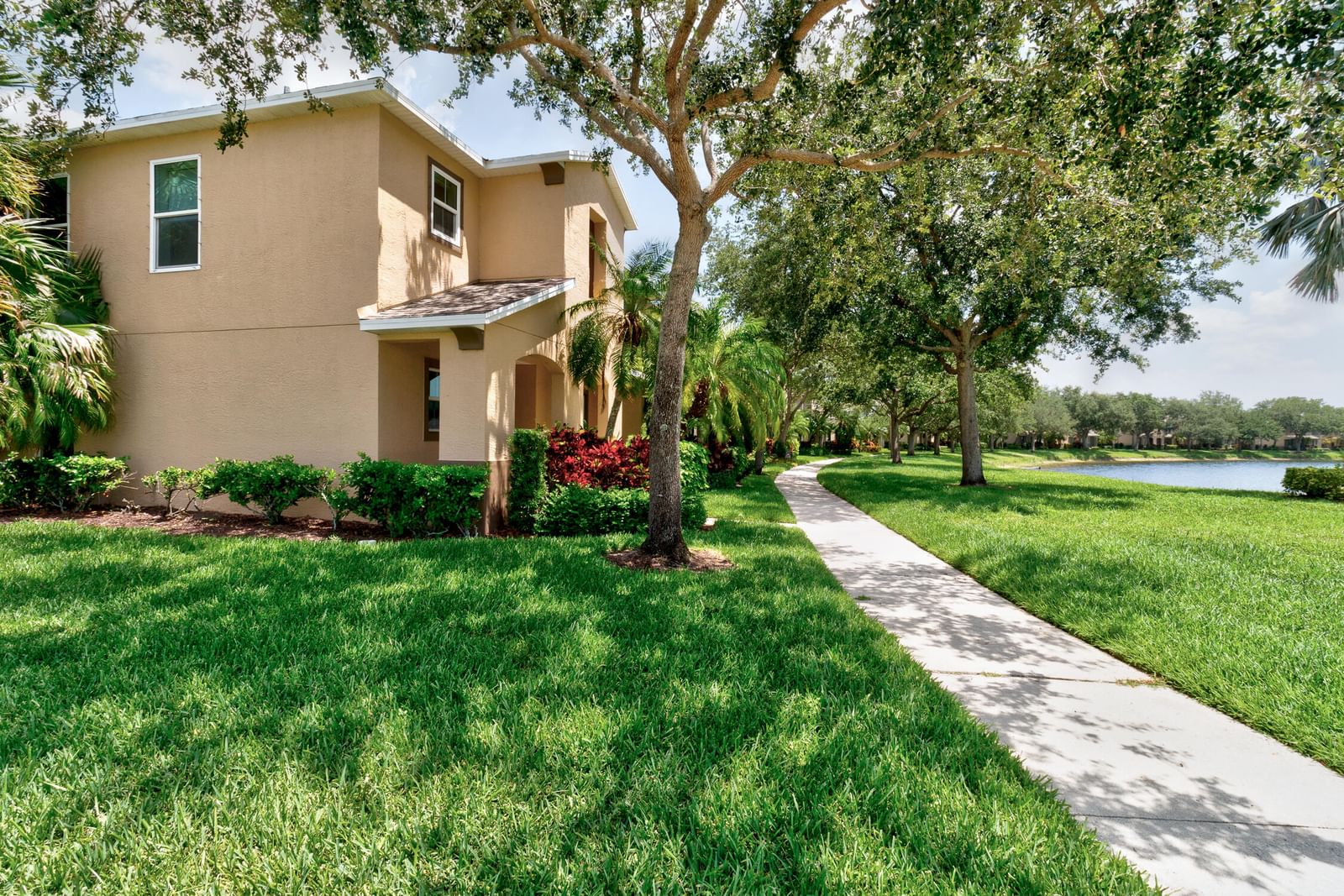 1670 Pointe West Way #1670, Vero Beach, FL 32966 photo 3