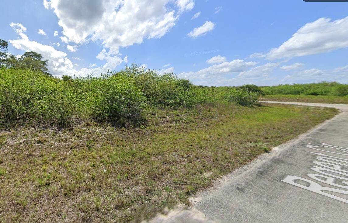 300 Knight Lane, Labelle, FL 33935 photo 2