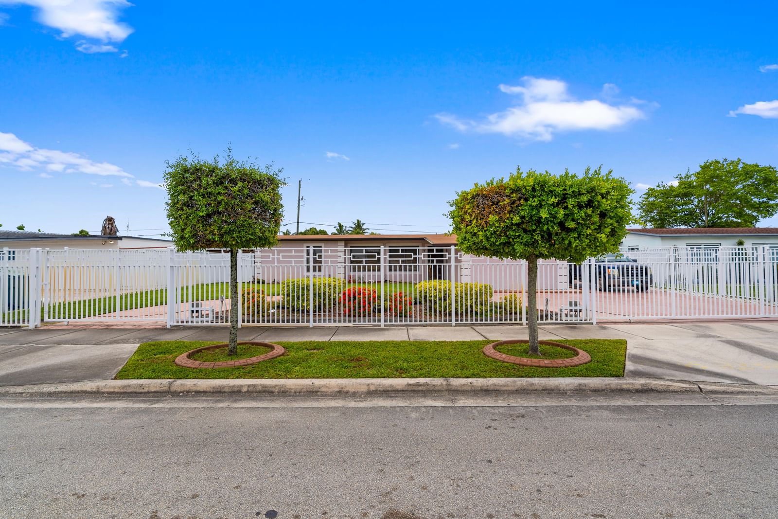6160 W 14th Avenue, Hialeah, FL 33012 photo 2