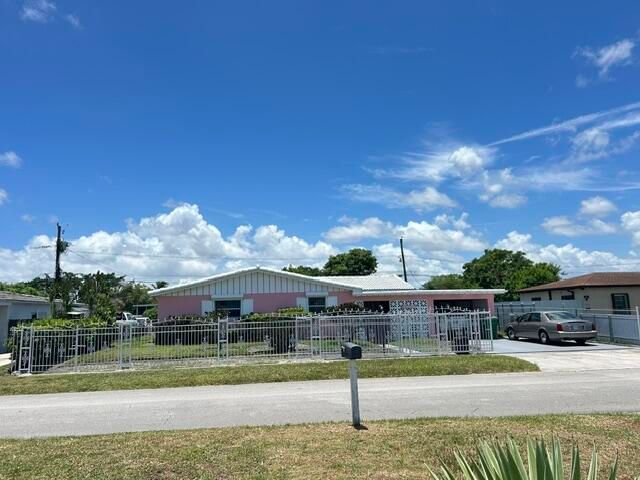 14620 E Polk Street, Miami, FL 33176 photo 2