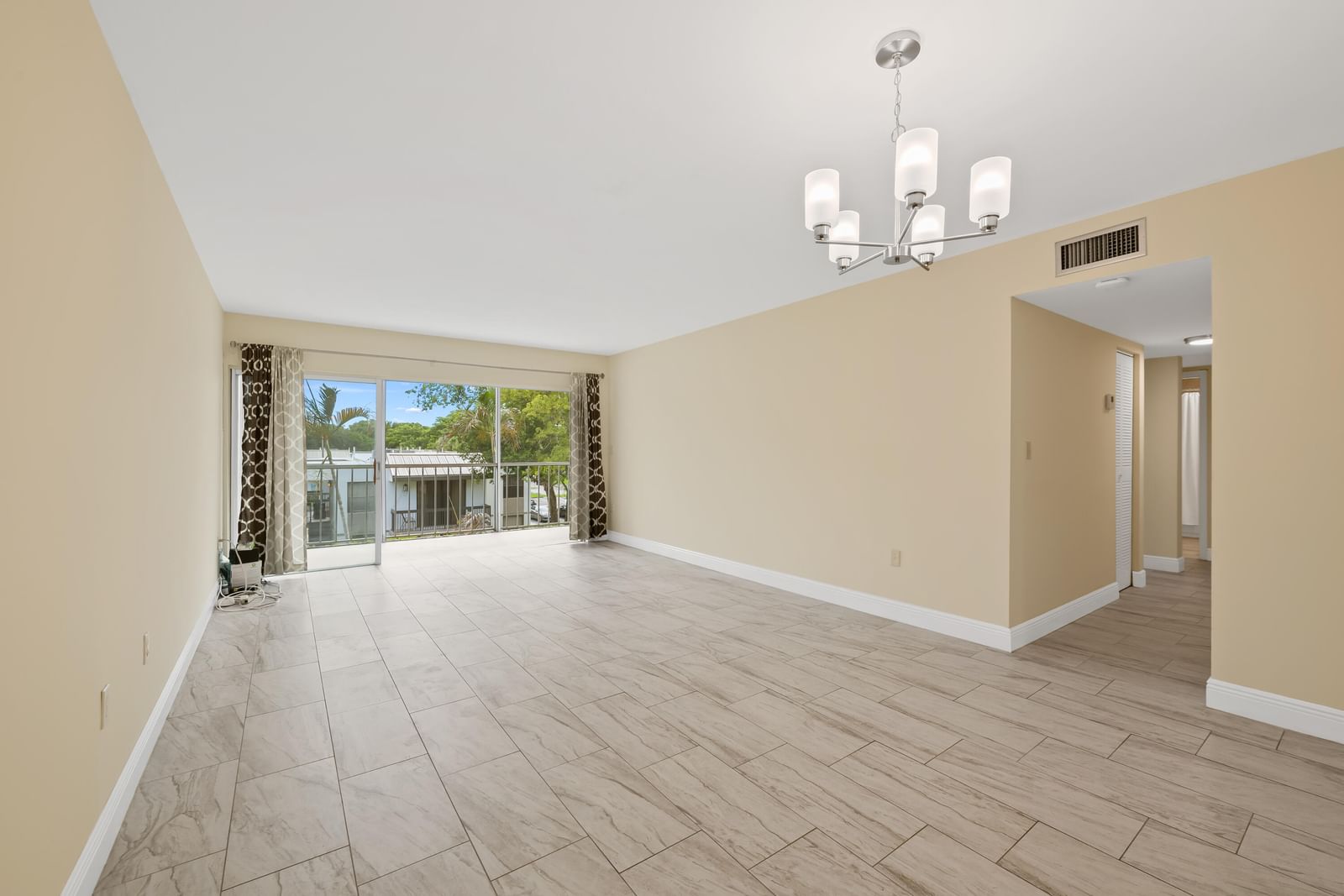 483 N Pine Island Road #C304, Plantation, FL 33324 photo 3
