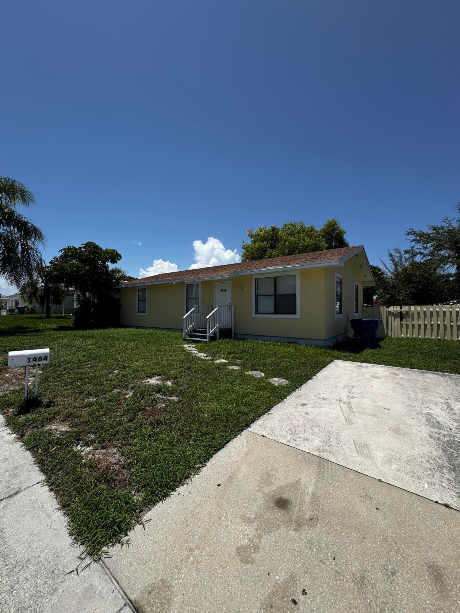 1464 W 32nd Street, Riviera Beach, FL 33404 photo 2