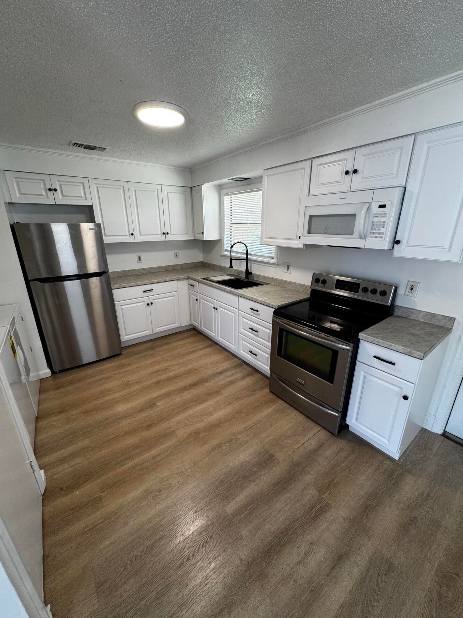 1464 W 32nd Street, Riviera Beach, FL 33404 photo 4