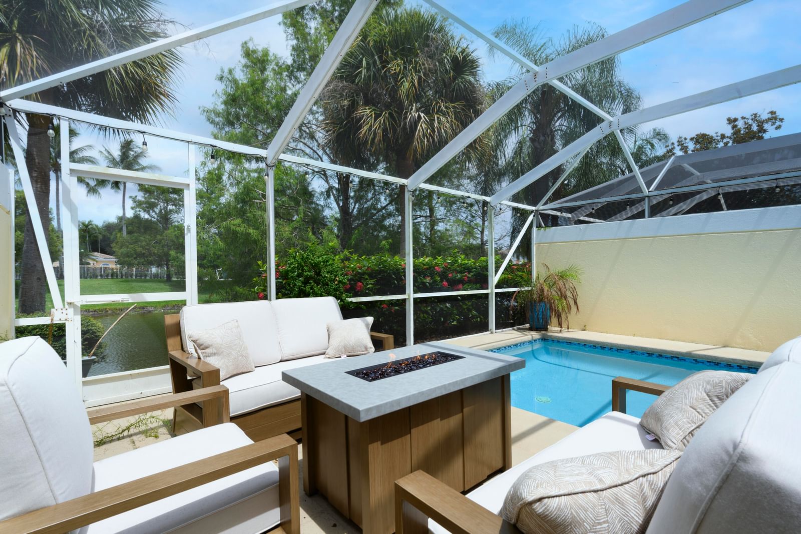 435 Capistrano Drive, Palm Beach Gardens, FL 33410 photo 2