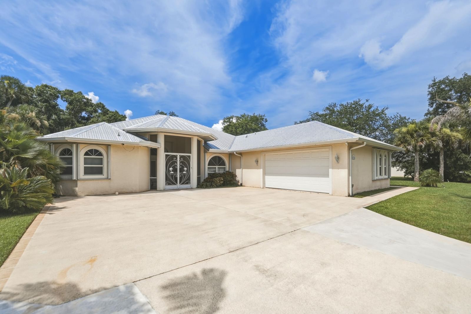 2305 Winding Creek Lane, Fort Pierce, FL 34981 photo 3