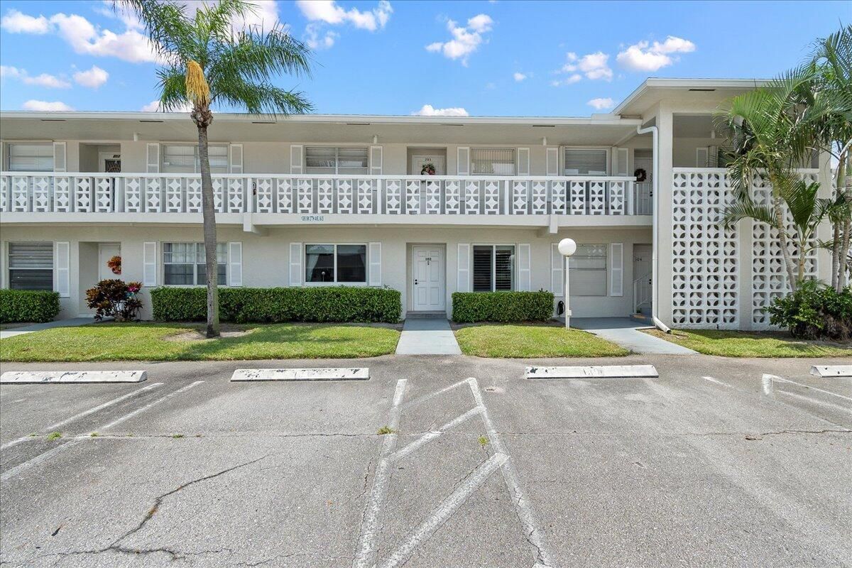 1395 SW 27th Avenue #103, Delray Beach, FL 33445 photo 2