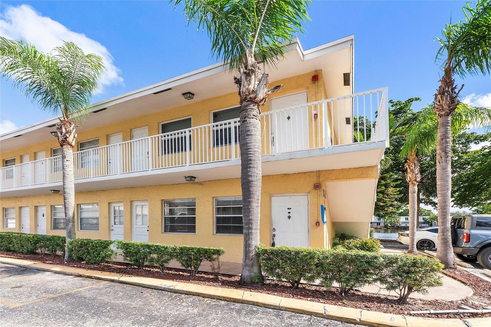 4050 NE 12th Terrace #39-2, Oakland Park, FL 33334 photo 2