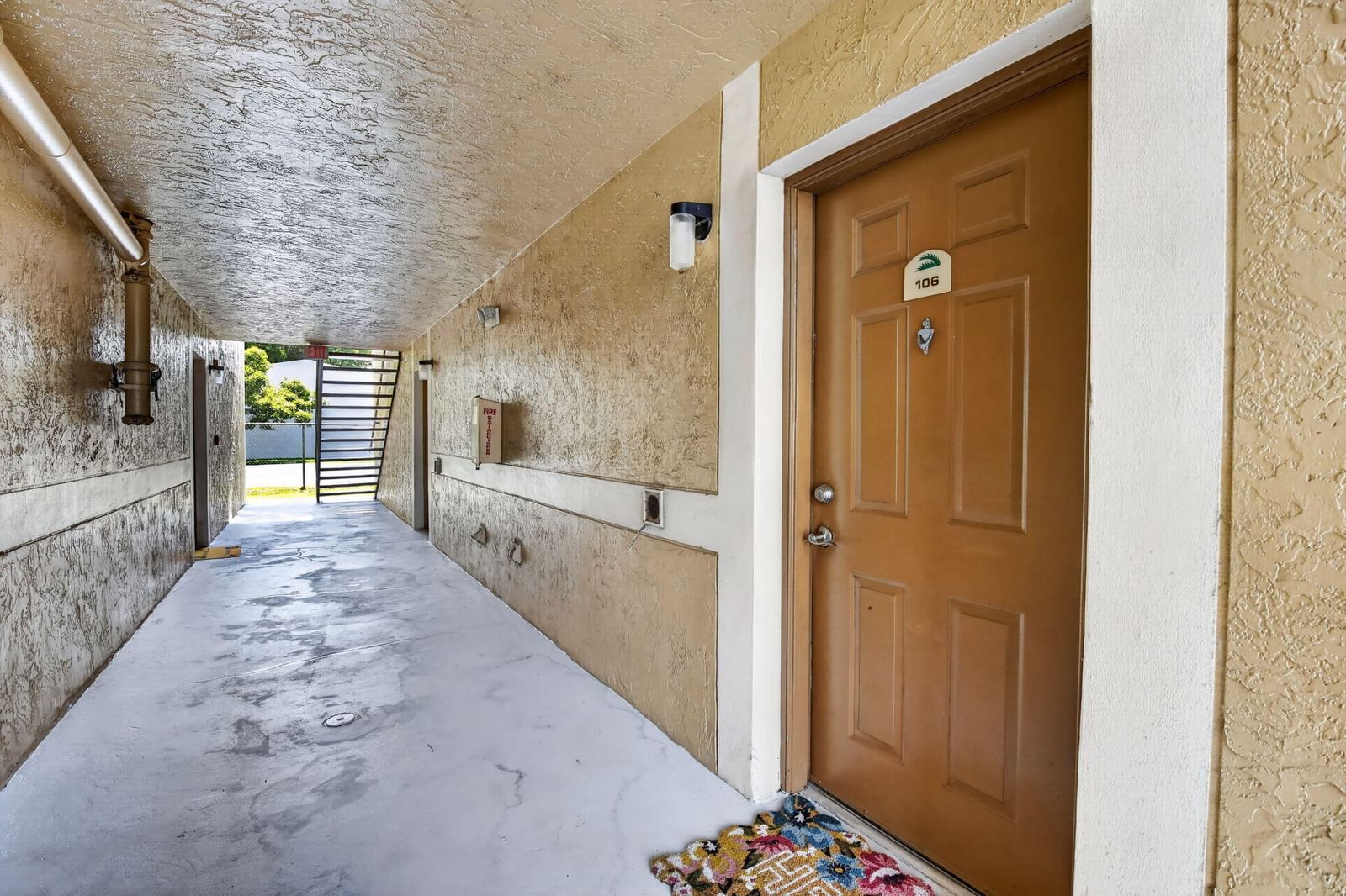 300 Palm Circle W #106, Pembroke Pines, FL 33025 photo 2
